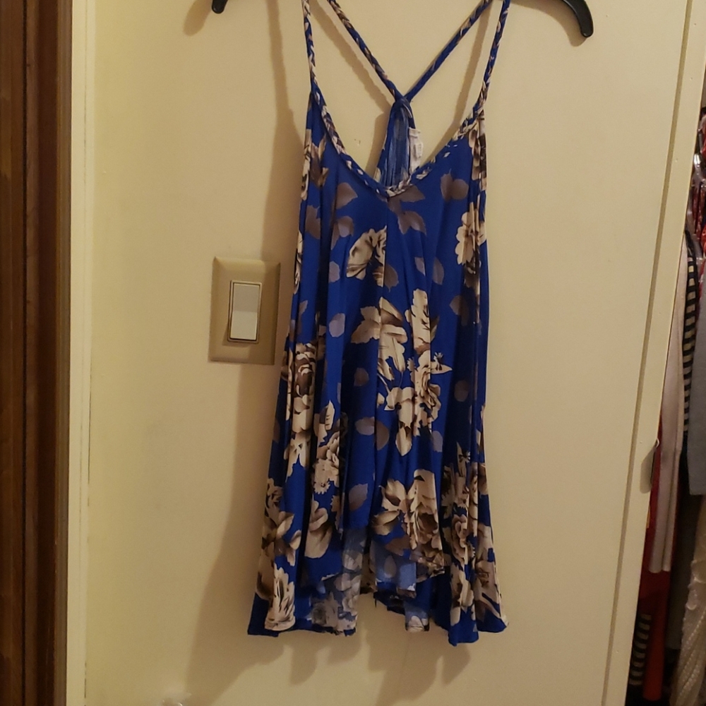 Clothes - Picture 2 of 8